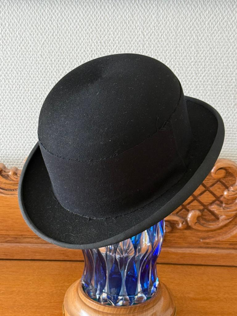 Chapeau melon ROYAL ancien (taille 57) en parfait état, Vêtements | Femmes, Chapeaux & Casquettes, Comme neuf, Enlèvement ou Envoi