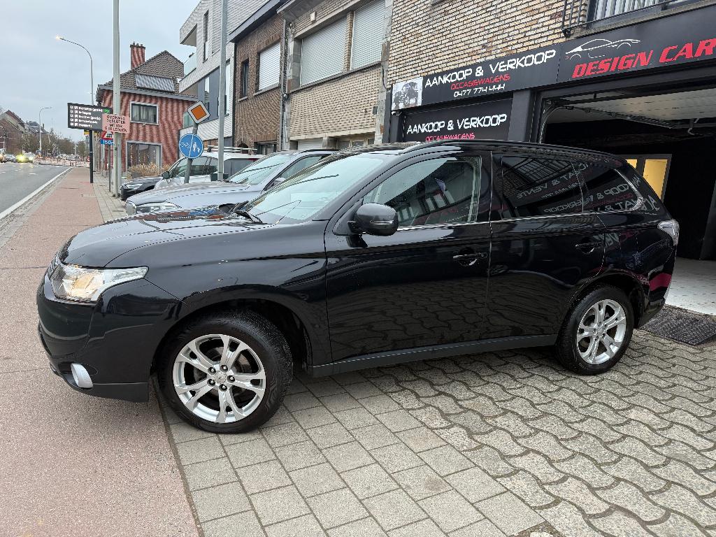 Outlander 2.2D 4x4 Boite Automatique 7Places Cuir Navi, Auto's, Mitsubishi, Automaat, Euro 5, Outlander, Zwart