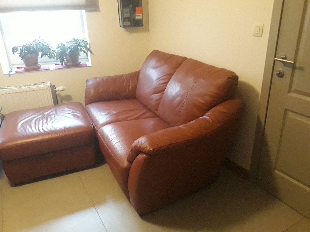Canapé cuir et repose pied assorti avec rangement, Enlèvement, Utilisé, Cuir