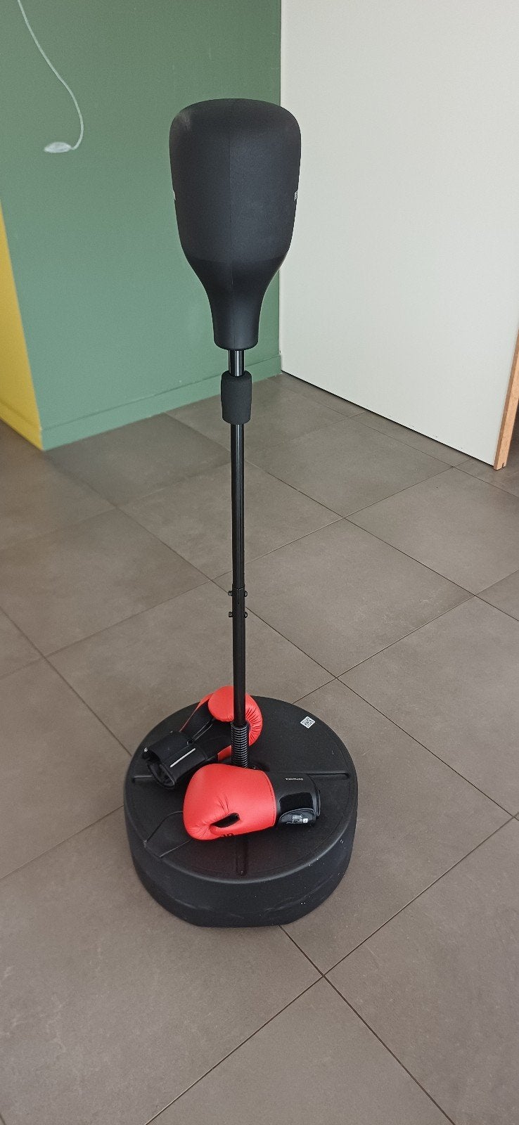 bokspaal met bokshandschoenen., Sport en Fitness, Boksen, Ophalen, Zo goed als nieuw, Bokshandschoenen