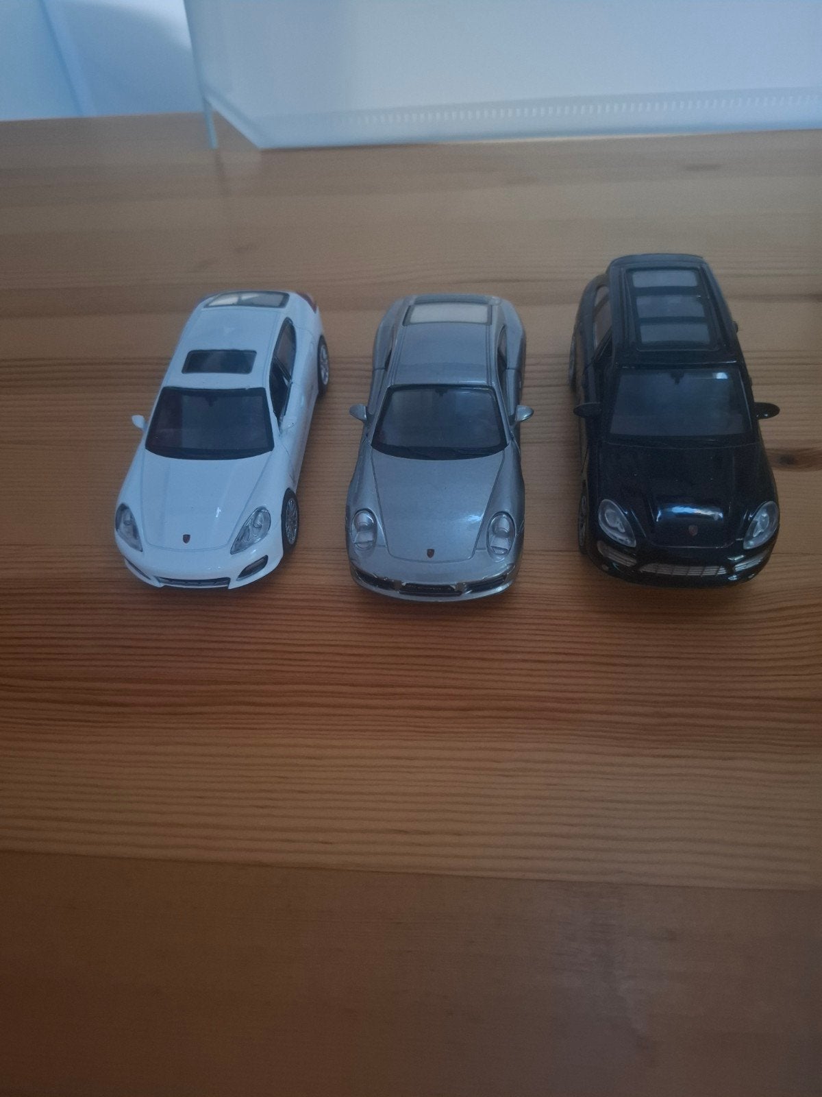 Lot van 3 Porsche modelauto's, Hobby & Loisirs créatifs, Voitures miniatures | 1:24, Envoi, Comme neuf, Voiture, Autres marques