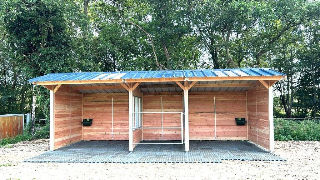 Abri/Étagère à foin/Abri (3x3/3x2/3x3), Mise à l'étable, 2 ou 3 chevaux ou poneys