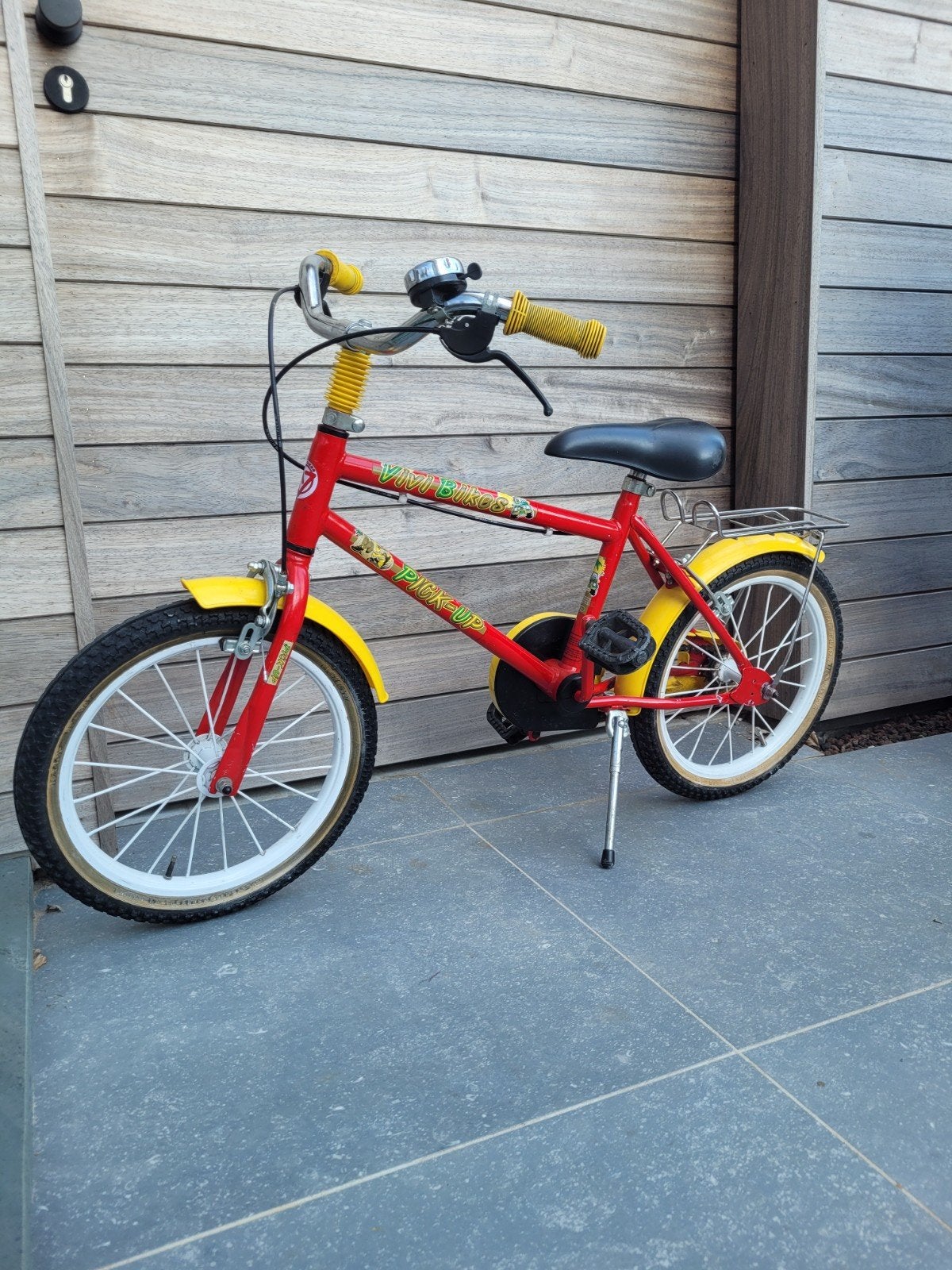 Vivi Bikes kinderfiets 4-6 jaar 16 inch Made in Italy, Fietsen en Brommers, Fietsen | Kinderfietsjes, Ophalen, Gebruikt, Terugtraprem