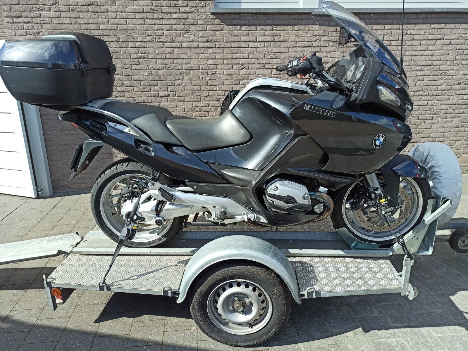 Motortrailer te huur voor 2 of 1 motor,  B-rijbewijs 750k, Ophalen