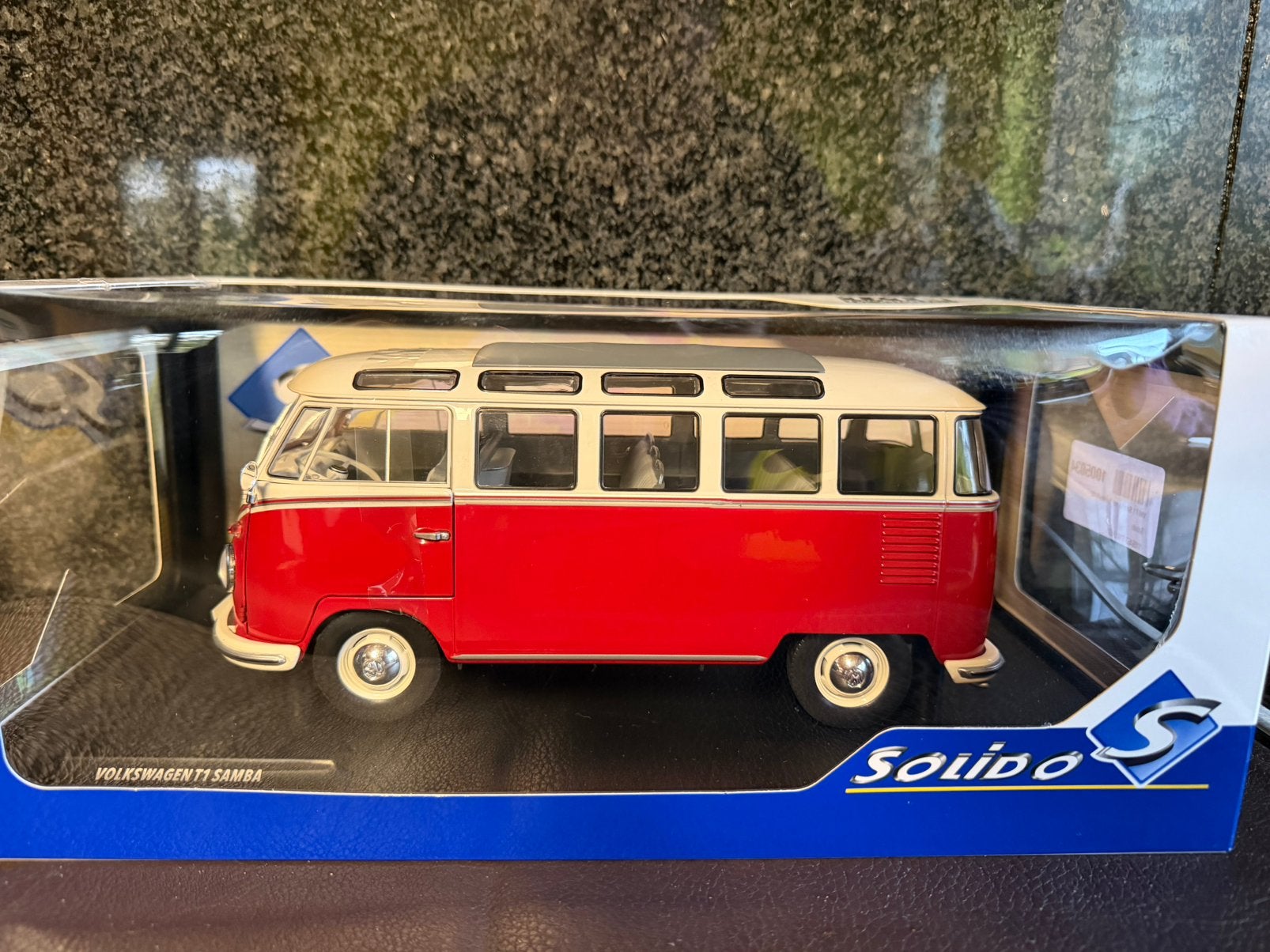 VW T1 Splitbus Samba rouge 1/18 Solido neuf en boîte, Hobby & Loisirs créatifs, Enlèvement ou Envoi, Comme neuf, Voiture, Solido