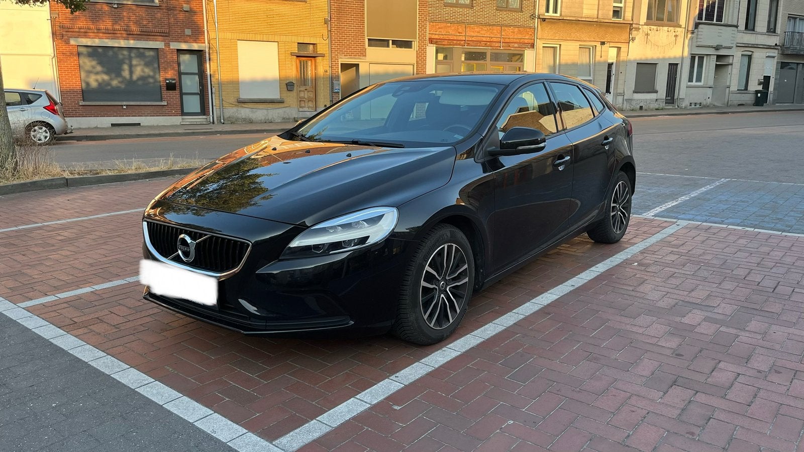 Volvo V40 2019, Autos, Volvo, Achat, Euro 6, 700 kg, Boîte manuelle