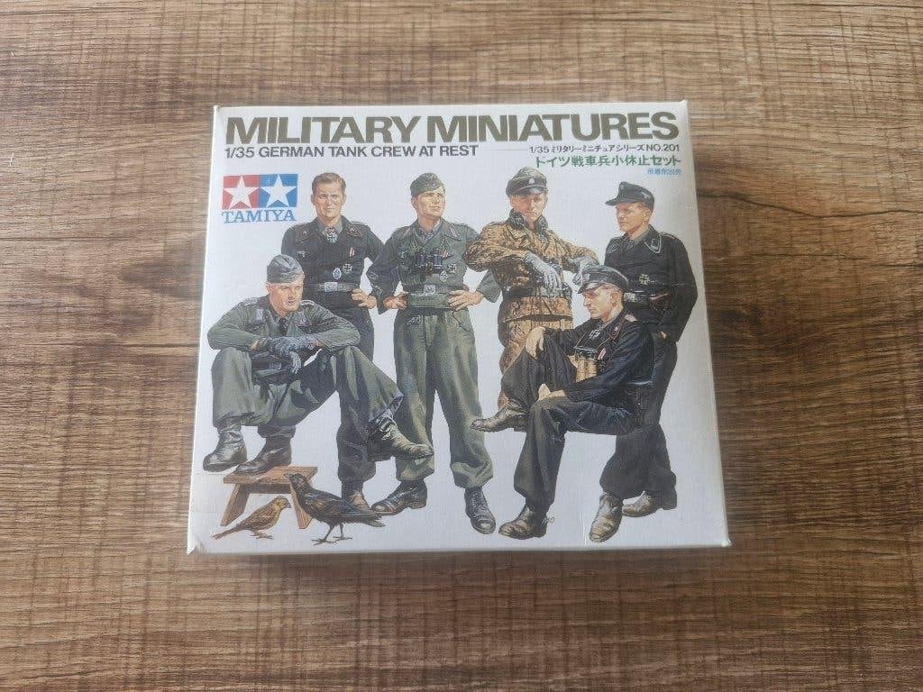 Tamiya 1/35 German Tank Crew at Rest - 2 sets in 1 doos, Ophalen of Verzenden, Nieuw, 1:35 tot 1:50, Figuur of Figuren