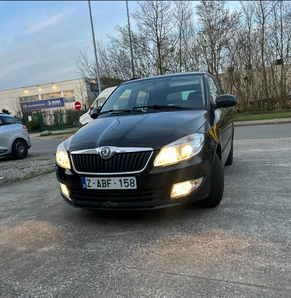 Skoda fabia 2011 , 1.2,124,000 km , 2 sleutels, met keuring, Auto's, Skoda, Particulier, Fabia, ABS, Airbags, Airconditioning
