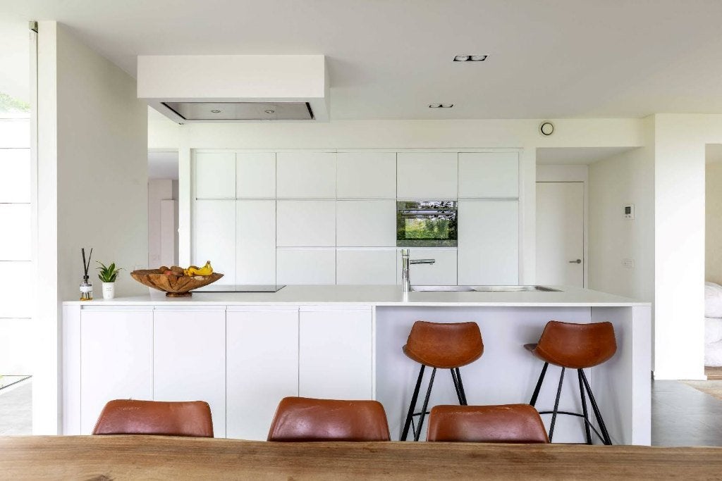 Keuken met toestellen, eiland + kastenwand, Huis en Inrichting, Ophalen, Gebruikt, Wit, Overige typen