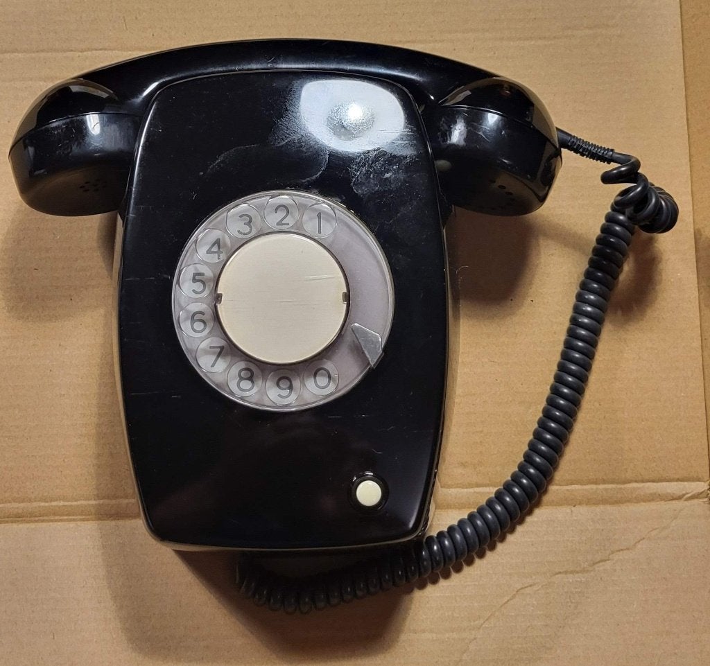 RTT werkende draaischijf telefoon, Telecommunicatie, Ophalen of Verzenden, Gebruikt, Bakeliet
