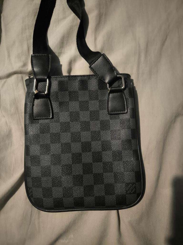 Louise Vuitton schouder tas, Zwart, Nieuw, Leer, Ophalen