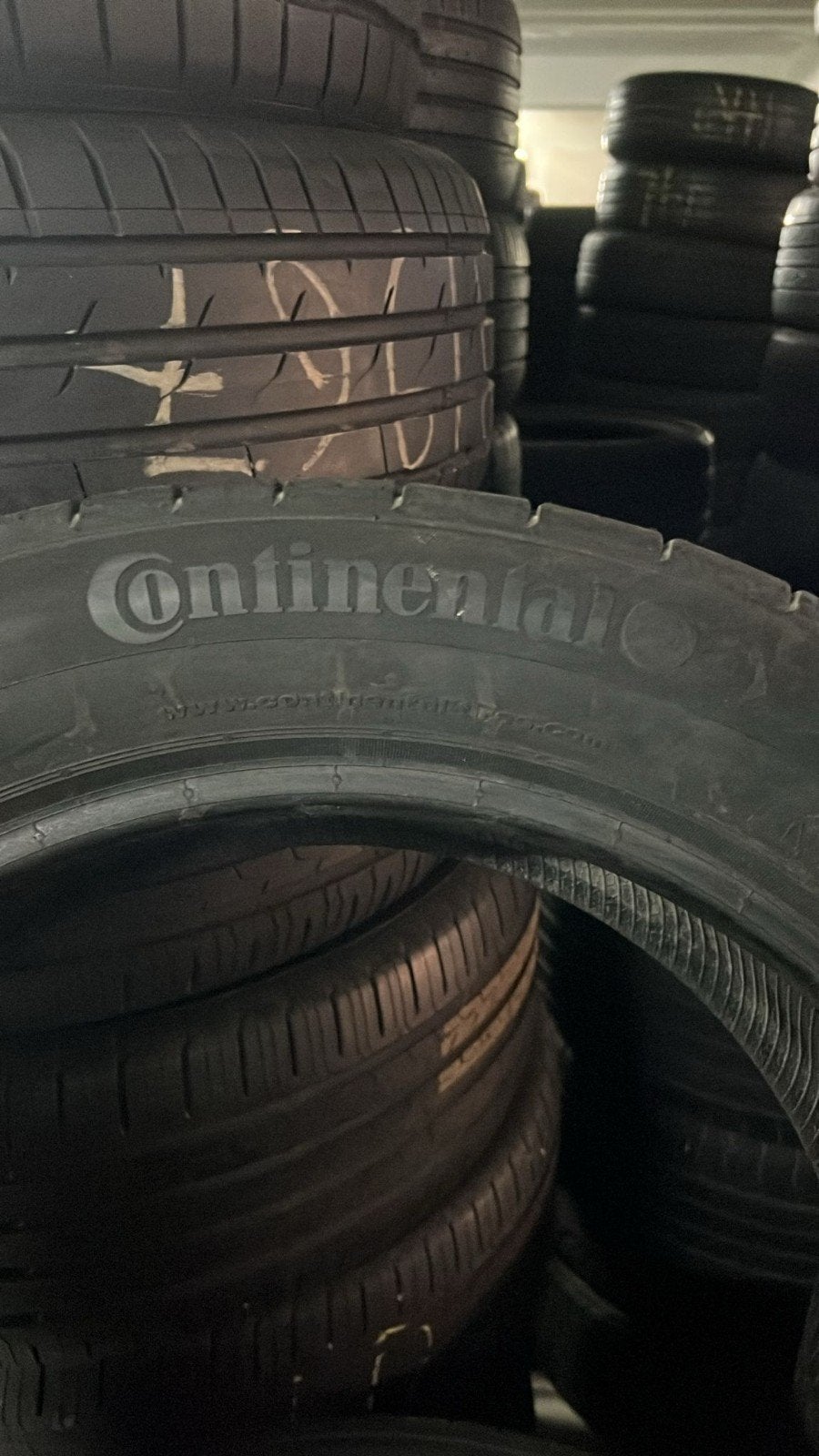 23550r18 235 50 r18 235/50/r18 continental nouveau avec mont, Auto diversen, Overige Auto diversen, Ophalen of Verzenden