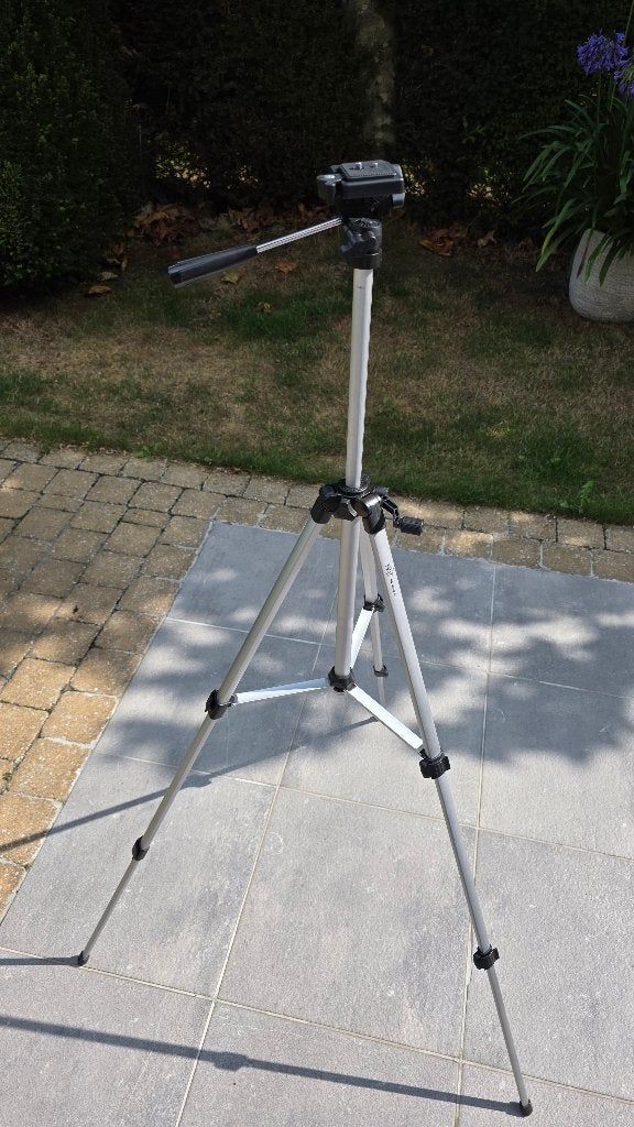 Licht, maar stabiel, degelijk statief, Audio, Tv en Foto, Ophalen of Verzenden, Zo goed als nieuw