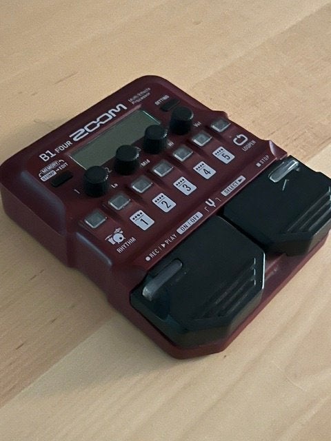 Zoom B1 Four: compacte multi-effectprocessor voor basgitaar, Muziek en Instrumenten, Effecten, Gebruikt, Multi-effect, Ophalen of Verzenden