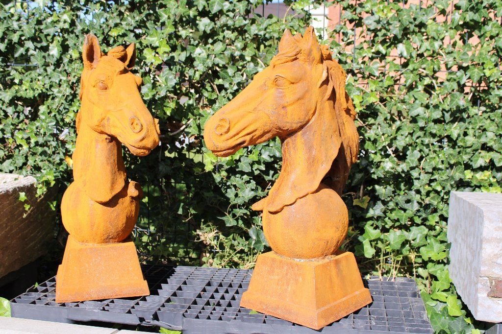buste de chevaux en fonte rouillé sur socle , XXL  ., Enlèvement, Neuf