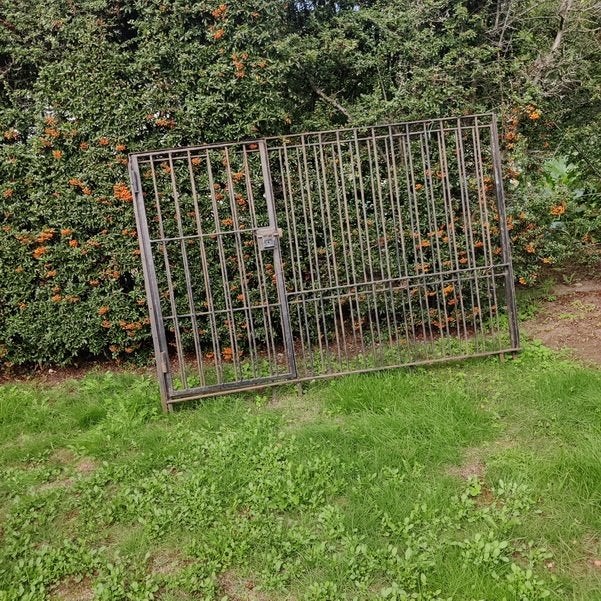 ijzeren poort 1m40 hoog breedte 2x2m, Tuin en Terras, Ophalen, Gebruikt, IJzer, Enkelstaafmat hekwerk