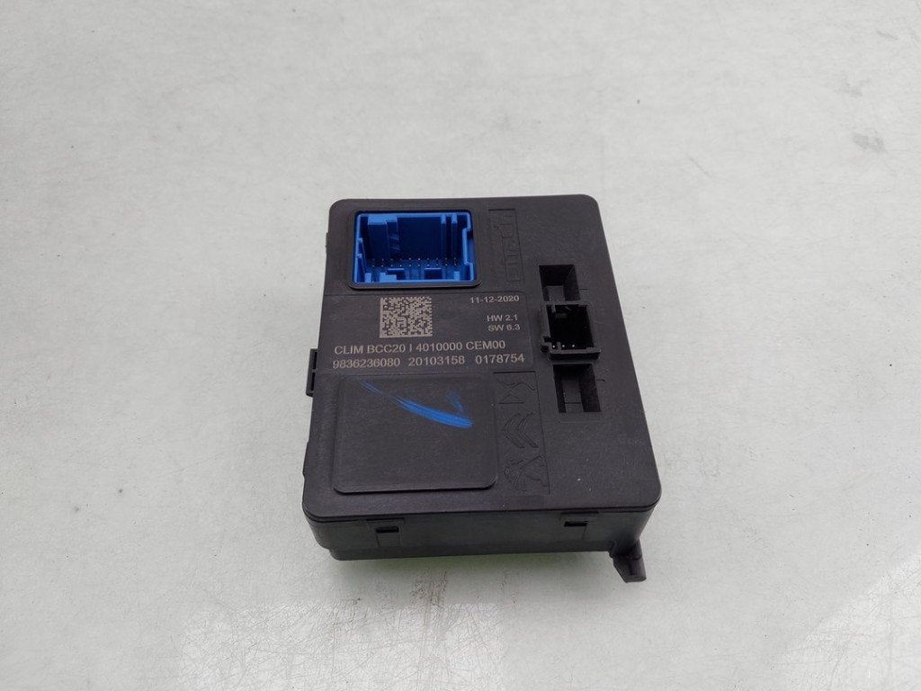 COMPUTER KACHEL Peugeot 2008 (UD / UK / UR / US / UX), Kontakt-peugeot@peugeot.com, Gebruikt, Peugeot Deutschland GmbH, Bahnhofsplatz
65423  Rüsselsheim, DE