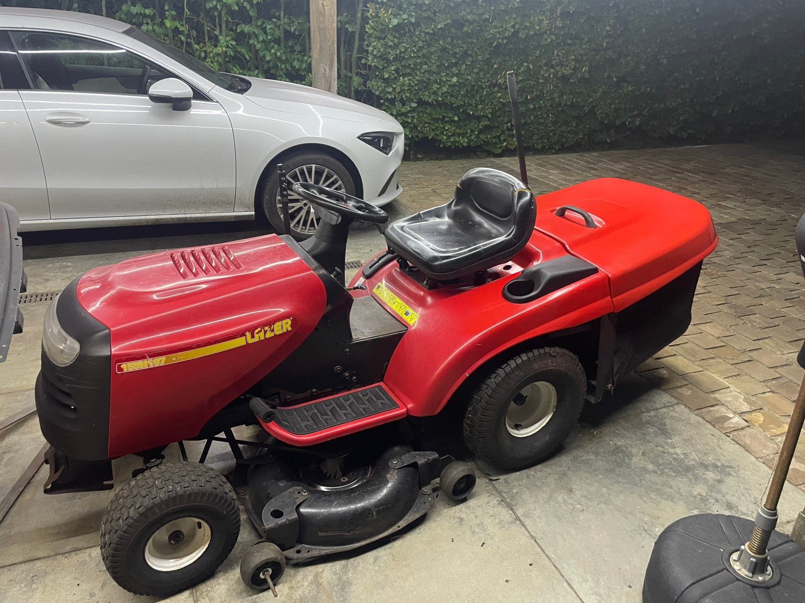 Zitmaaier lazer 155H107, Jardin & Terrasse, Tondeuses autoportées, Enlèvement, Comme neuf, Bac de ramassage, 90 à 120 cm
