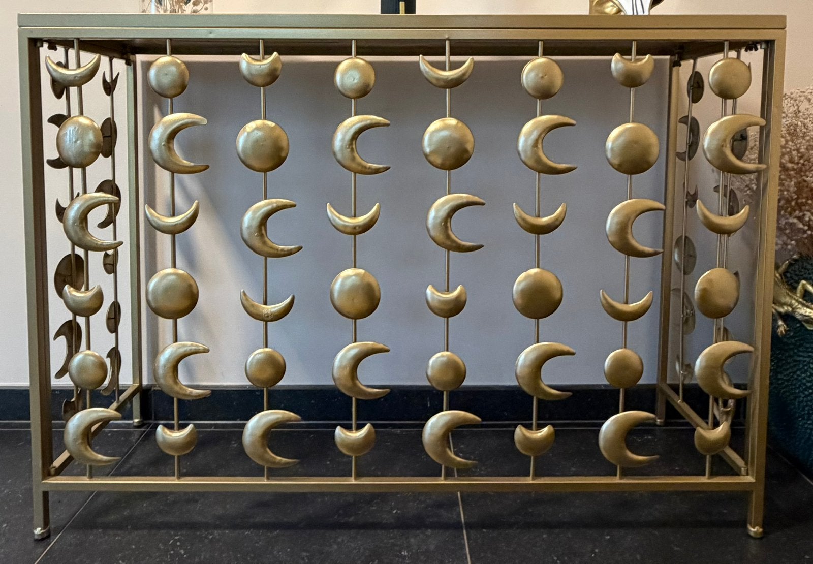 KARE Design – "Moons" sidetable goudkleurig, spiegelblad, Huis en Inrichting, Tafels | Sidetables, Ophalen, Zo goed als nieuw