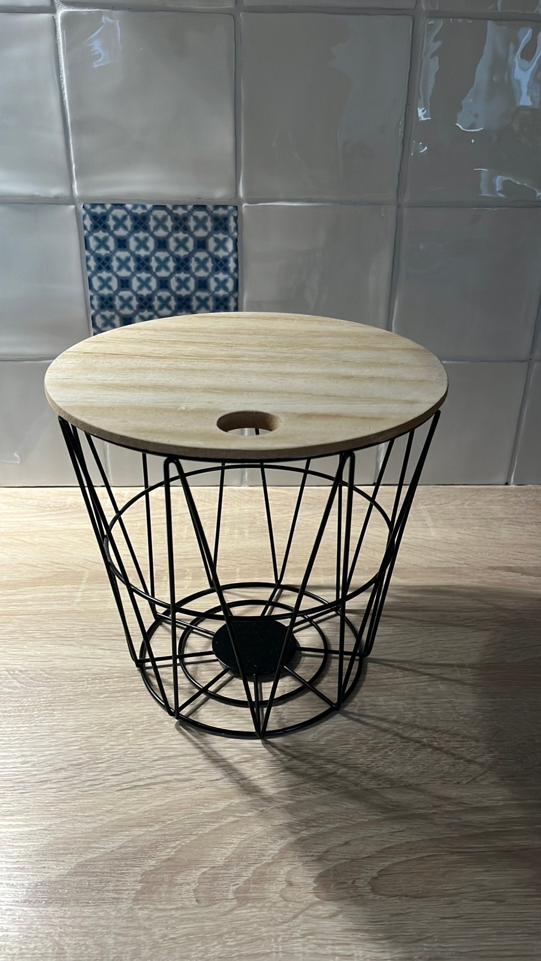 Jolie mini table d’appoint, Maison & Meubles, Tables | Tables d'appoint, Rond, Moins de 55 cm, Enlèvement, Utilisé