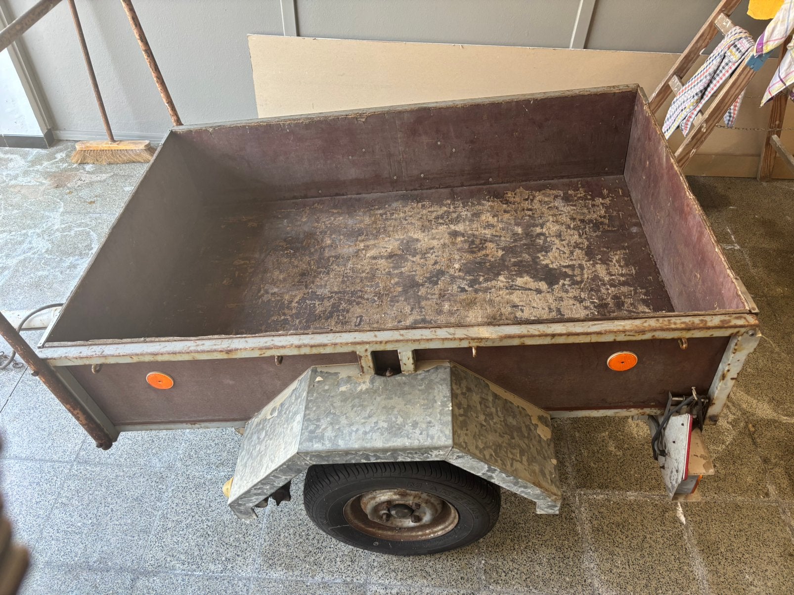 Aanhangwagen / Remork / Remorque, Ophalen, Gebruikt