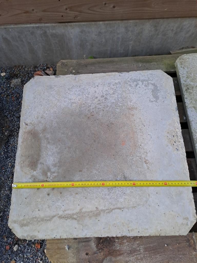 Putdeksel beton 50 cm op 50 cm, Doe-het-zelf en Bouw, Ophalen