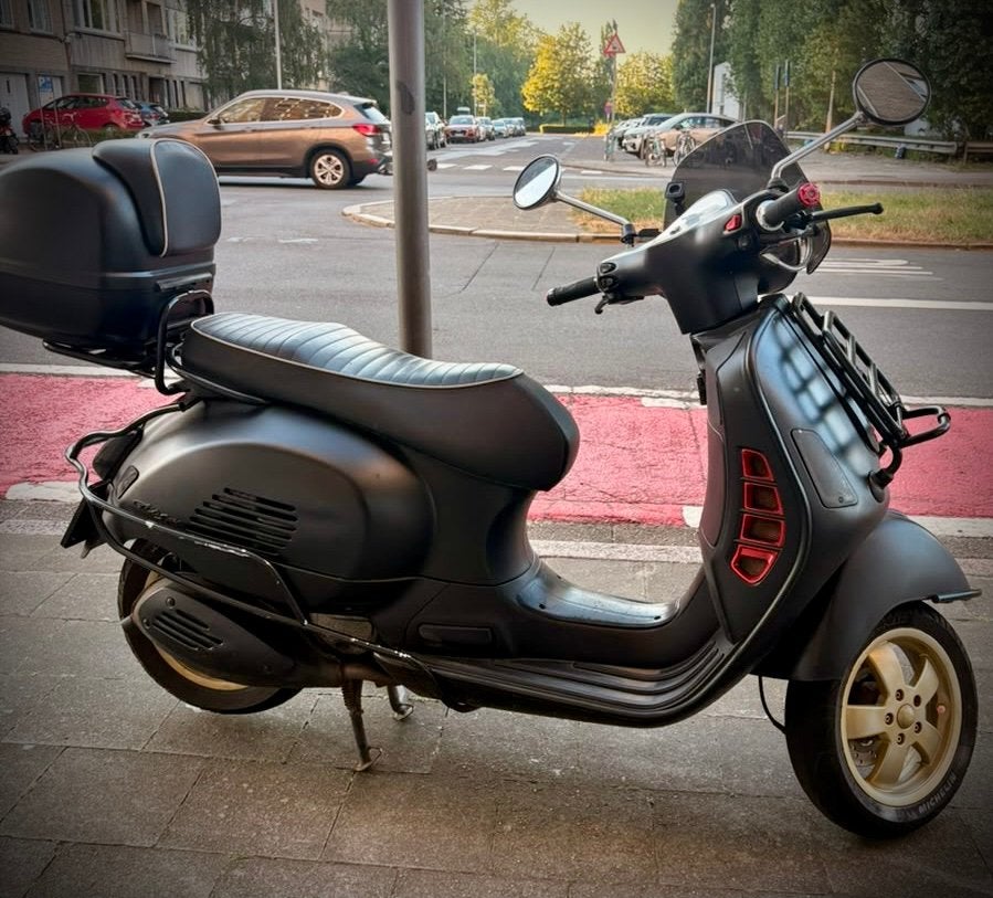Piaggio Vespa Gts 125, Vélos & Vélomoteurs, Scooters | Vespa, Enlèvement, Comme neuf, Essence