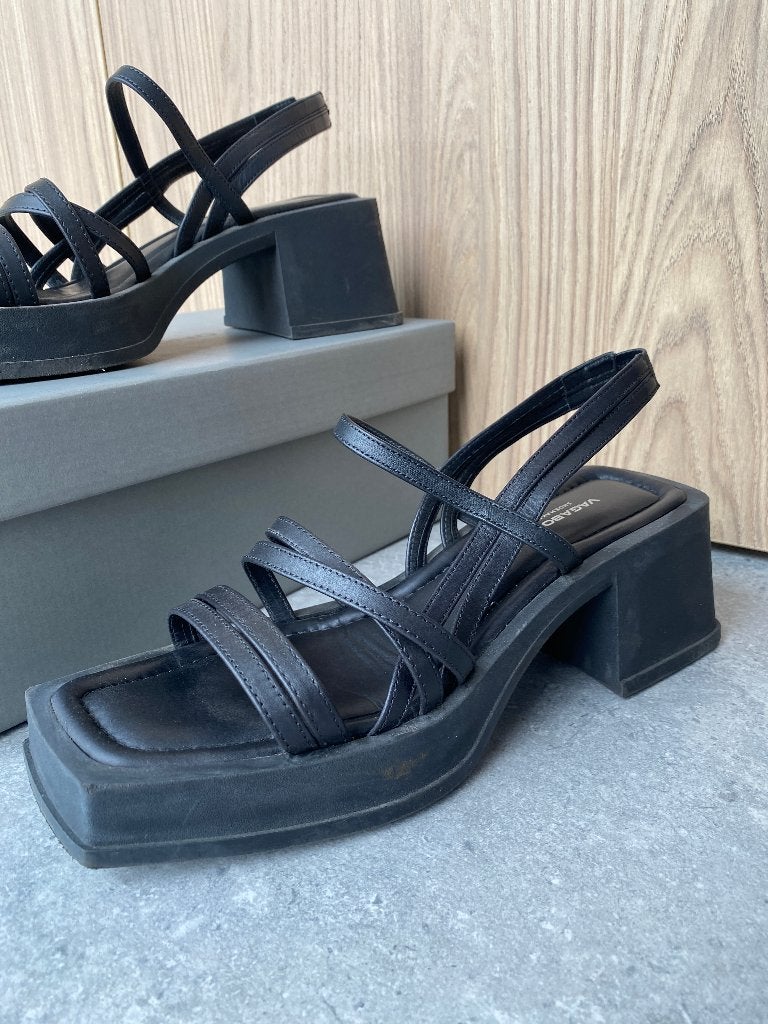 Vagabond zwarte sandalen met hak maat 39, Ophalen, Zwart, Sandalen of Muiltjes, Zo goed als nieuw