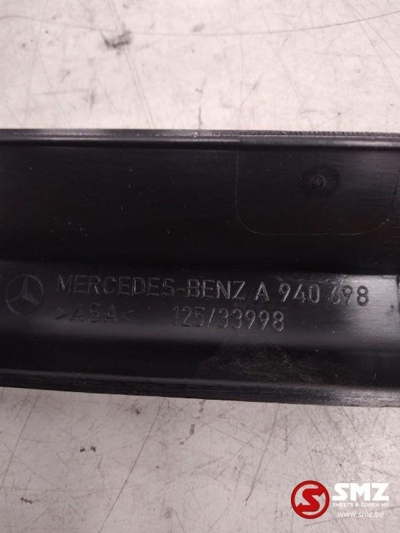 Cache pare-brise gauche mercedes atego a9406981162, Autos : Pièces & Accessoires, Neuf, Mercedes-Benz, Autres pièces automobiles