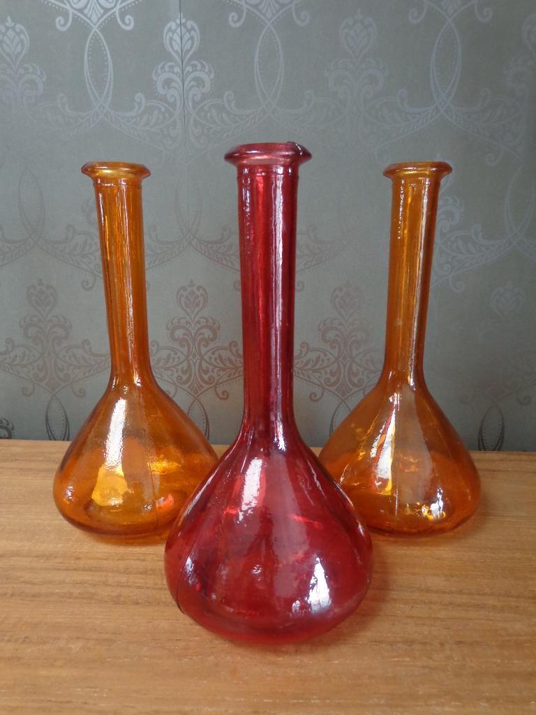 3 bouteilles décoratives, Maison & Meubles, Accessoires pour la Maison | Vases, Enlèvement ou Envoi, Comme neuf, Rouge, Verre