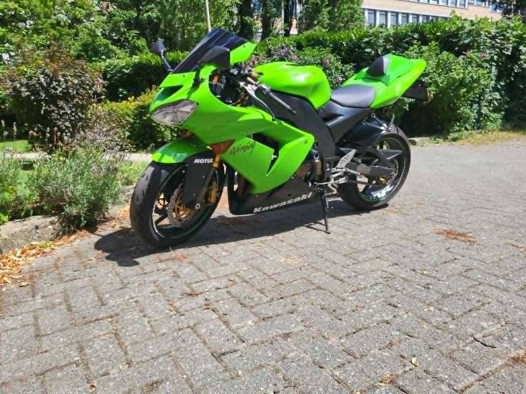 KAWASAKI ZX10R, Motos, Plus de 35 kW, Super Sport, 4 cylindres, Manuelle
