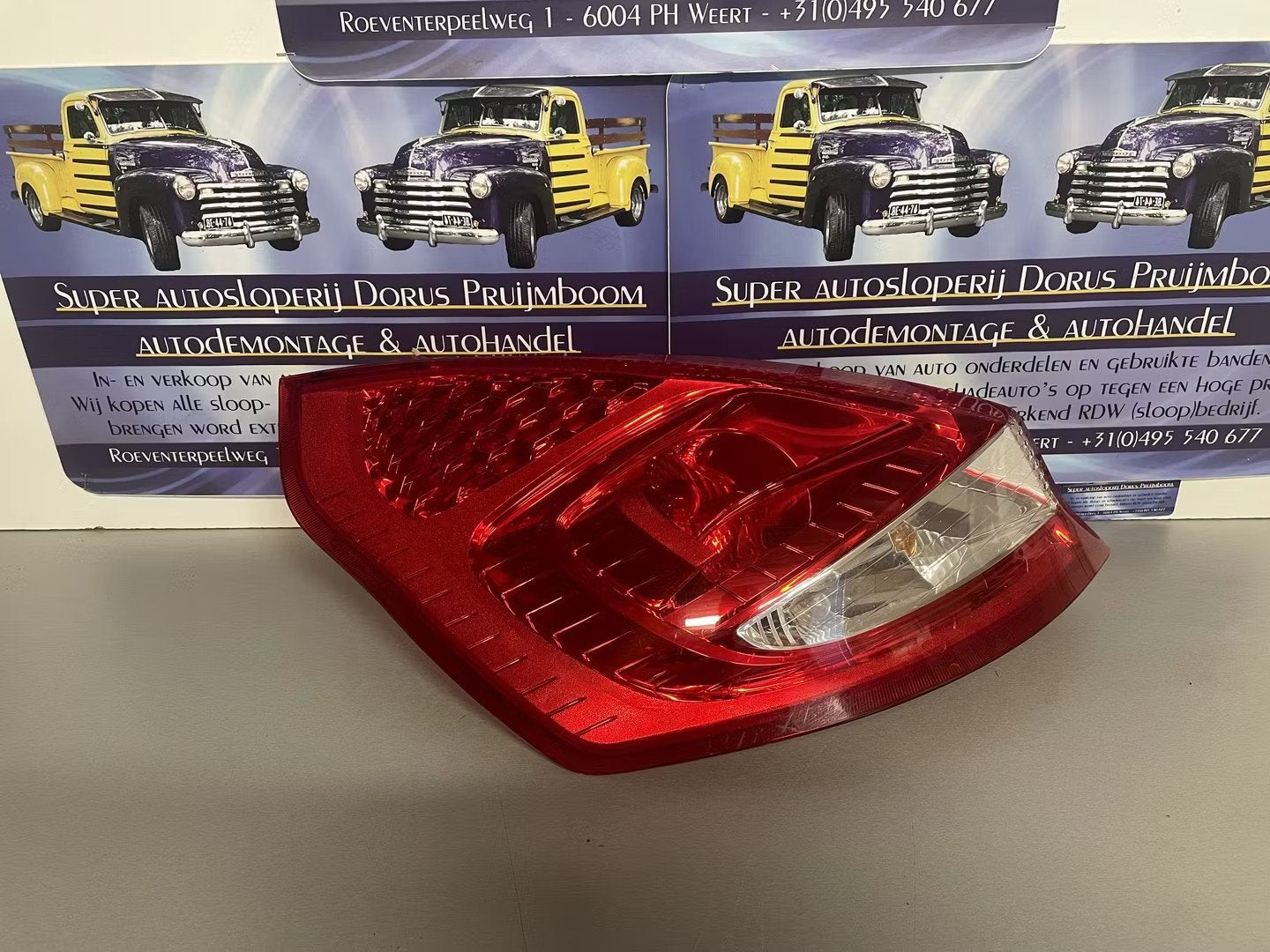 Ford fiesta achterlicht links, Info@ford.com, Ford Motor Company, American Road 1
48126  Dearborn, Ford