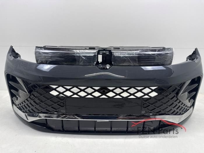 VW Tiguan 571 Voorbumper R-Line met Grille 6PDC LC7Q, Ophalen of Verzenden, Gebruikt, Voor, Bumper