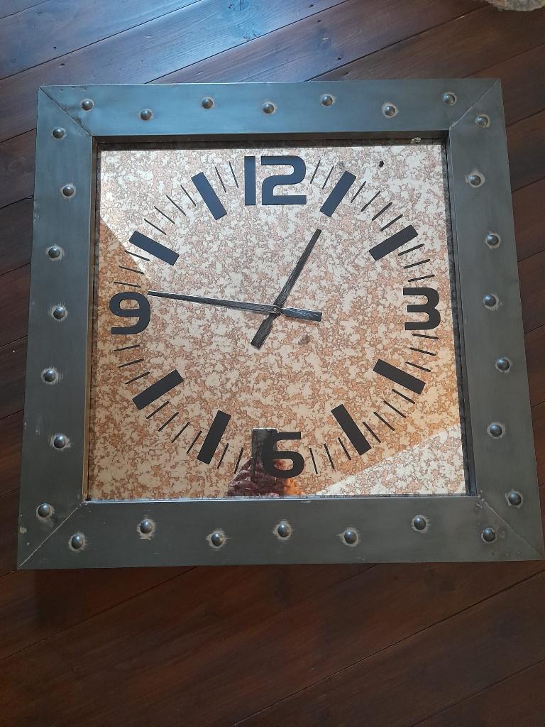 wandklok industriele look 70 cm x 70 cm, Ophalen, Nieuw, Analoog, Wandklok