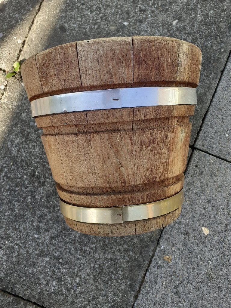 Cache pot en bois avec 2 lanières métalliques vintage, Moins de 25 cm, Rond, Enlèvement, Utilisé