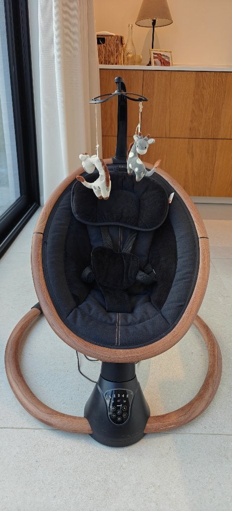 Qute Elektrische Babyschommel Houtlook – Prima staat!, Schommelstoel, Ophalen, Overige merken, Met gordel(s) of riempje(s)