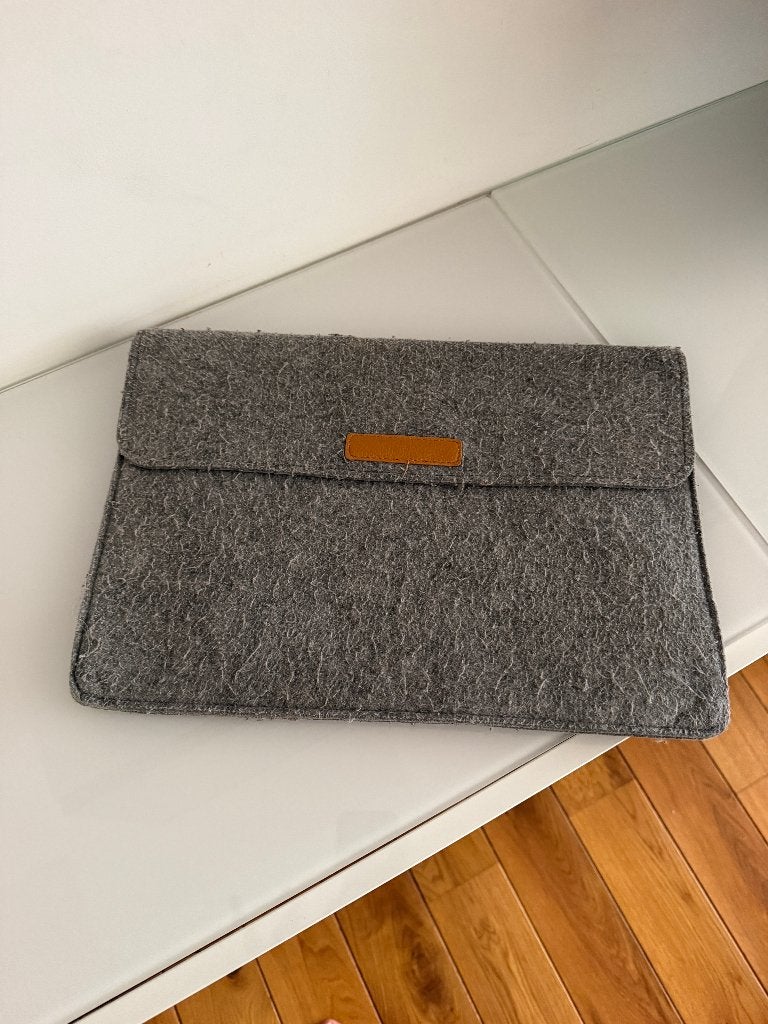 16 inch computerbehuizing, Ophalen, Gebruikt, Grijs, Laptophoes