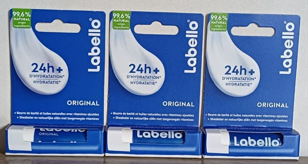 Set van 3 labello lipbalsem, Handtassen en Accessoires, Uiterlijk | Mondverzorging, Ophalen of Verzenden, Nieuw, Lipbalsem