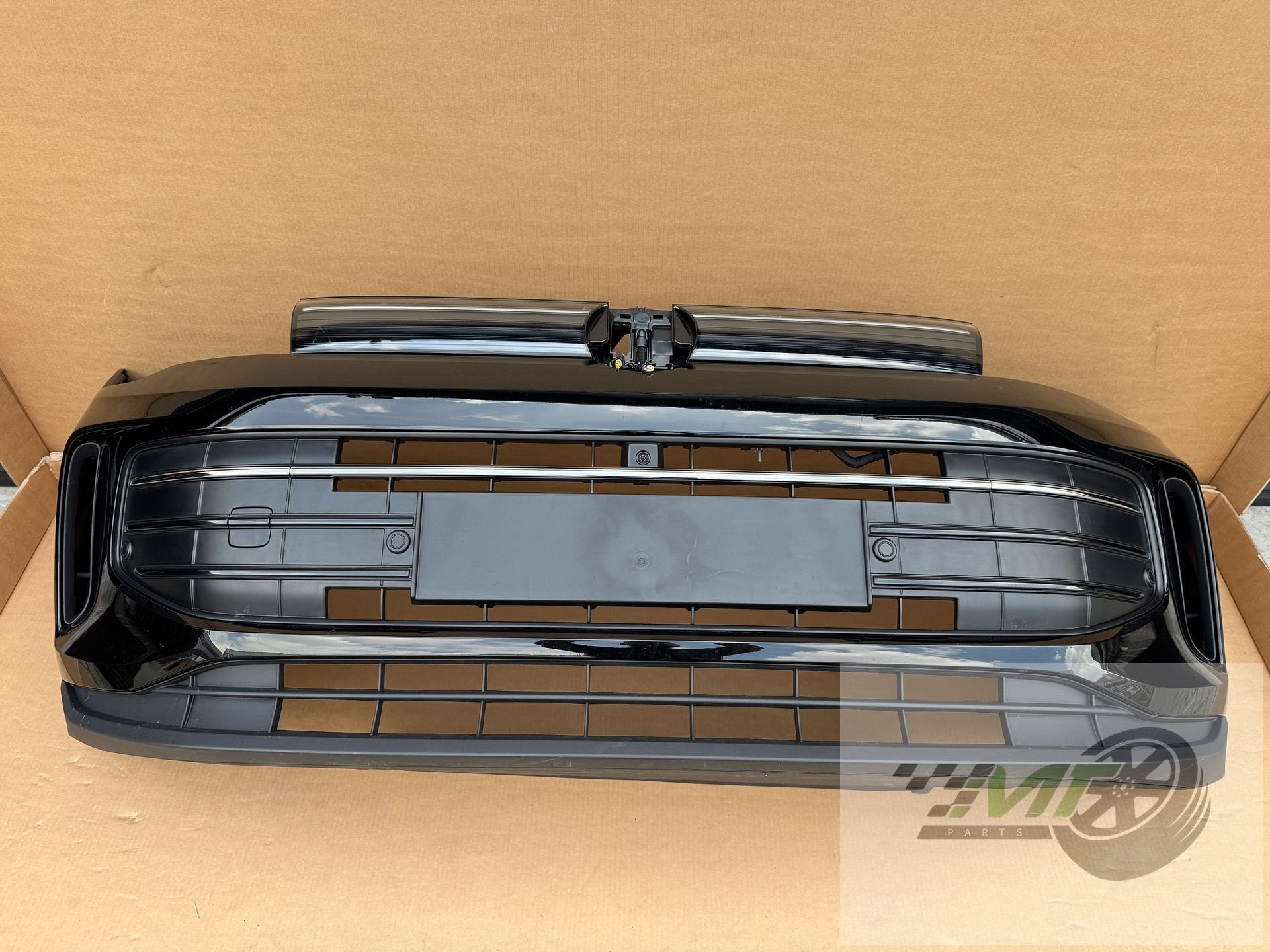 VW Tiguan CT1 voorbumper 571853677C LY9T BLACK PDC CAMERA, - kundenbetreuung@volkswagen.de, Gebruikt, Herkomst onderdeel bekend