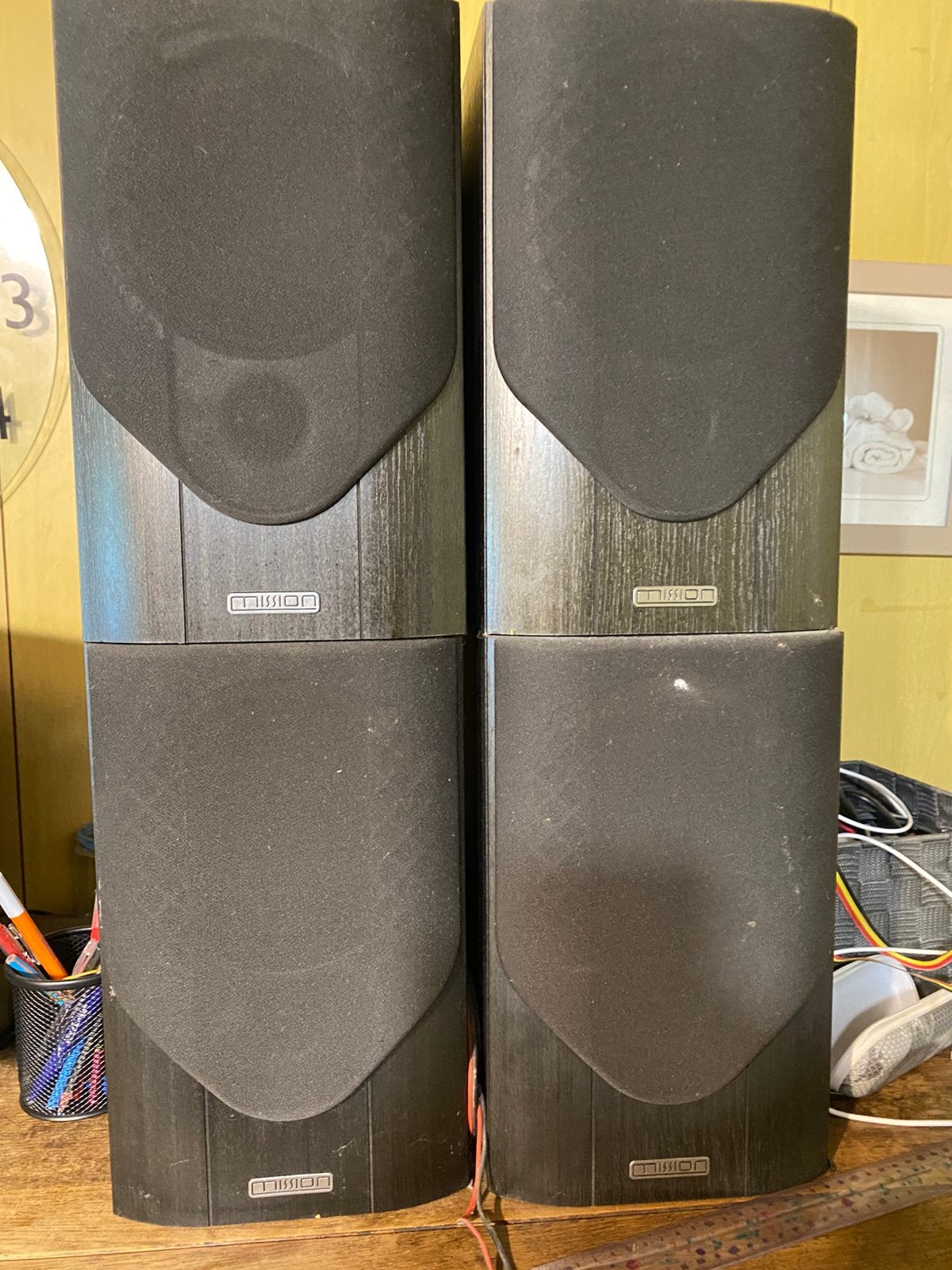 2 pares d’Enceintes Mission m32i, Audio, Tv en Foto, Luidsprekerboxen, Ophalen, Zo goed als nieuw, Boekenplank luidspreker, Mission