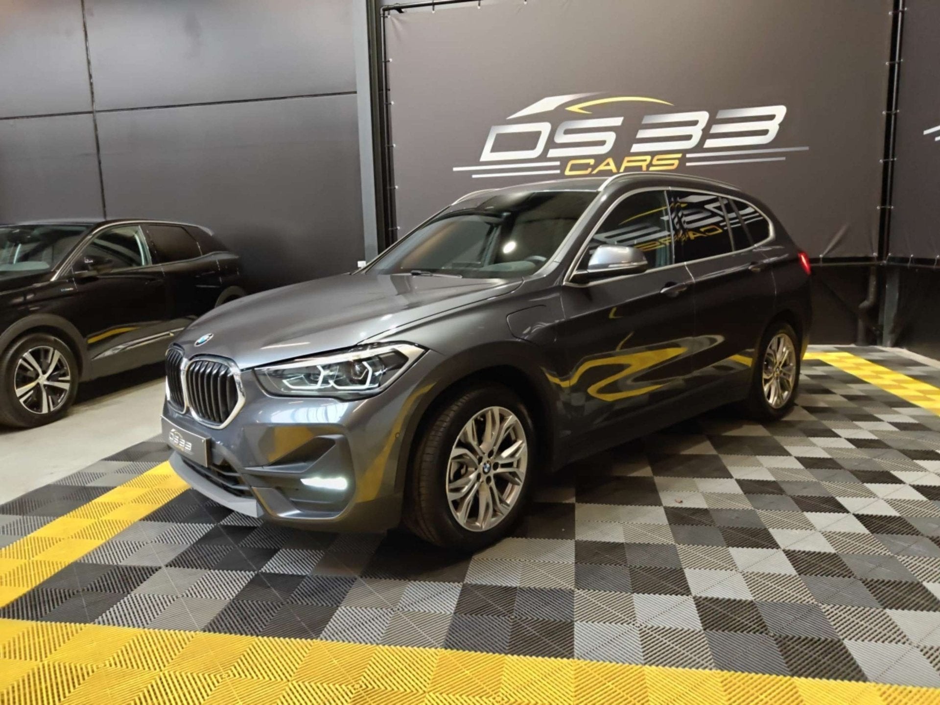 BMW X1 PHEV xDrive25e/LED/18"/HUD/AdCruise/ZV/CAM/GPS, Autos, X1, Argent ou Gris, Achat, Euro 6