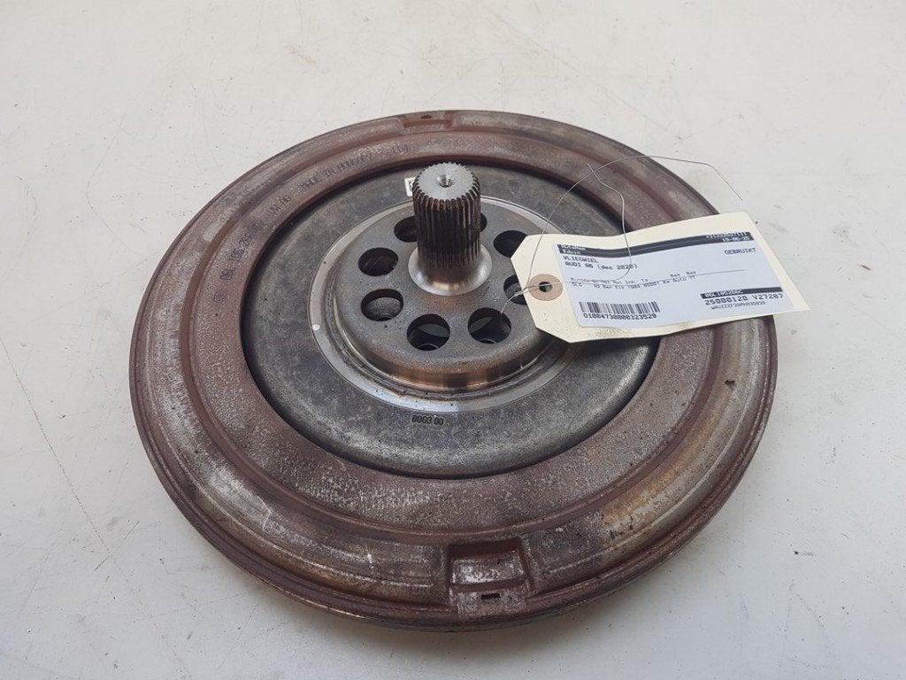 VLIEGWIEL Audi A6 Avant (C8) (01-2018/-) (|06L105266C|), Gebruikt, Audi
