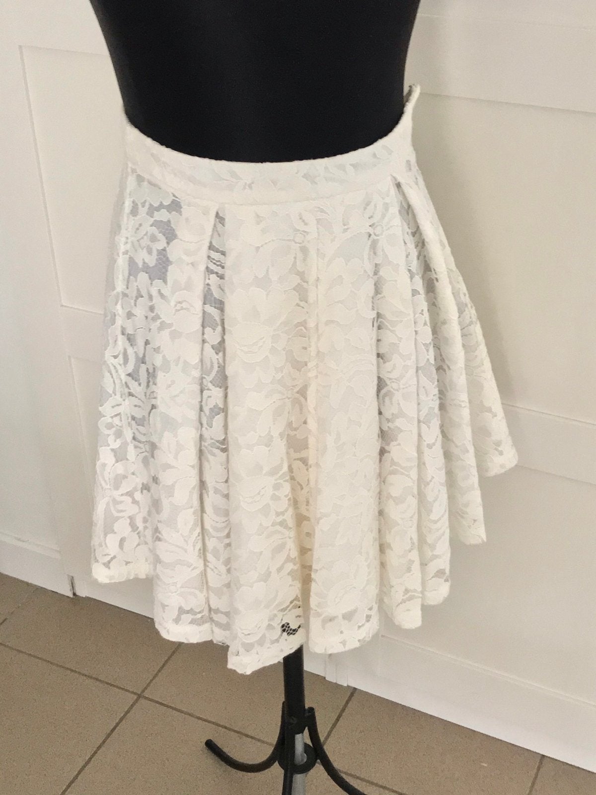 NIEUW kanten rok van SET mt 34, Wit, Nieuw, Ophalen of Verzenden, Knielengte