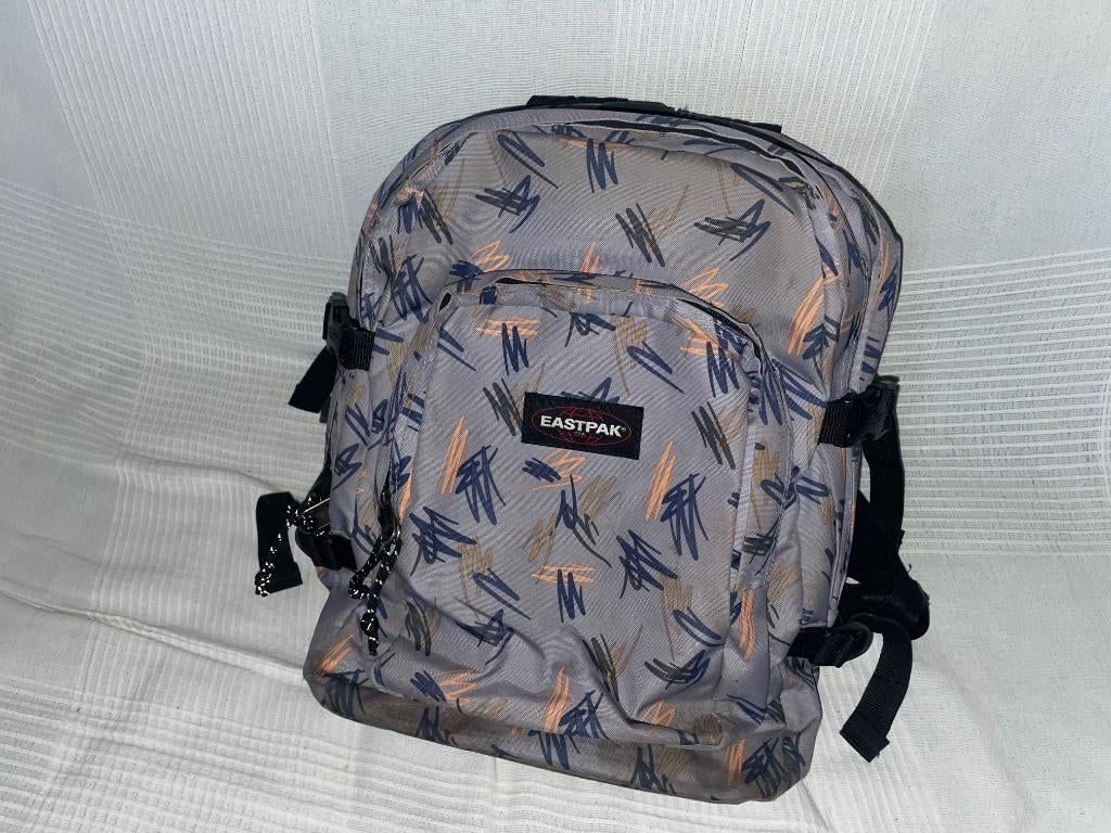 Cartable EASTPAK, Divers, Fournitures scolaires, Enlèvement, Comme neuf