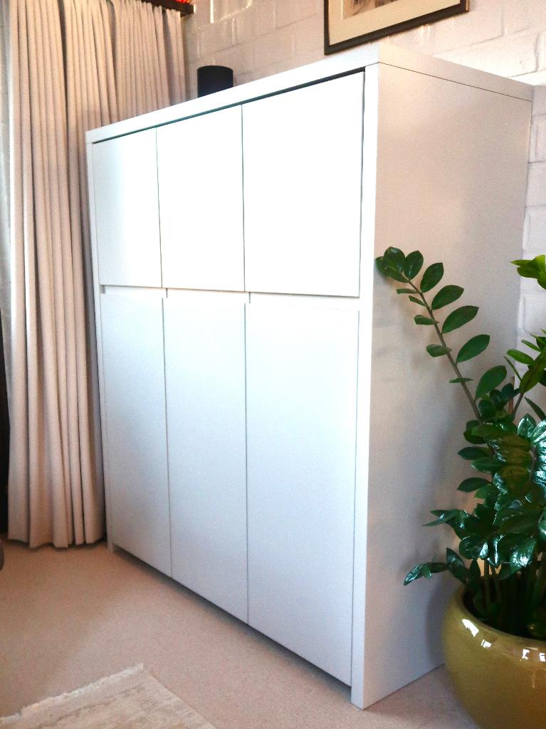 Gesloten kast voor TV en Audio, lichtgrijs kasjmier gelakt, Ophalen, Overige materialen, 100 tot 150 cm, 100 tot 150 cm