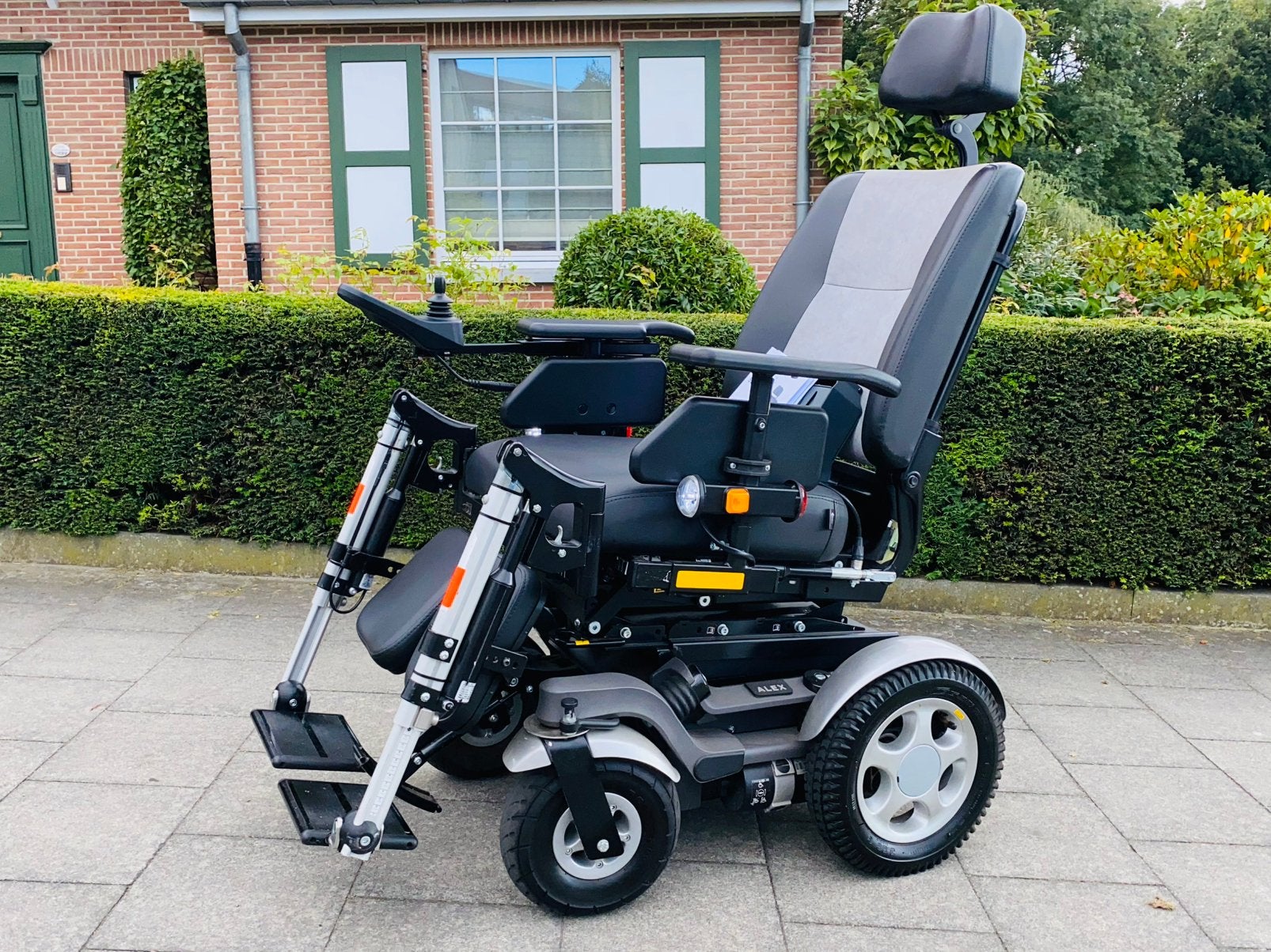 Fauteuil roulante Handicare You-Q alex chaise electrique, Divers, Enlèvement ou Envoi, Comme neuf, Fauteuil roulant électrique