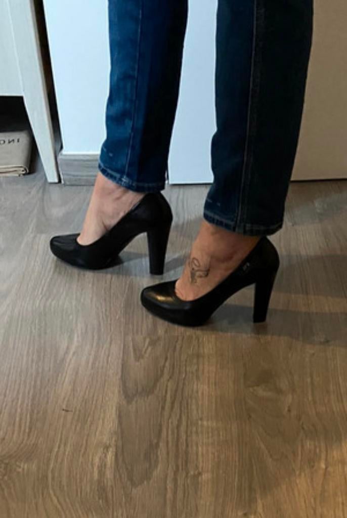 Nero Giardini zwarte pump, Kleding | Dames, Pumps, Zwart, Ophalen of Verzenden, Zo goed als nieuw