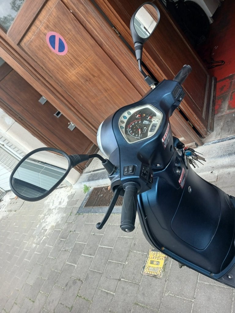 BTC Priva a une classe 2022 tres bonne scooter, Autres modèles, Comme neuf, Enlèvement, Classe A (25 km/h)