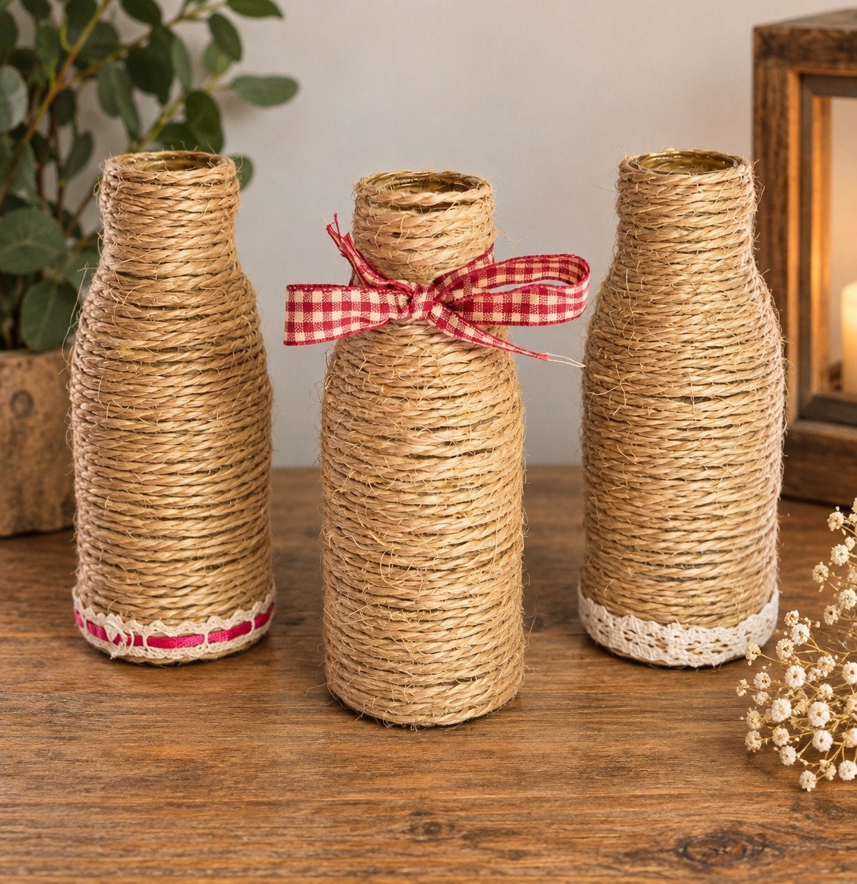 Set van 3 vintage decoratieve flesvaasjes – jute/natuurvezel, Convient pour fleurs séchées, Enlèvement ou Envoi, Matériau naturel