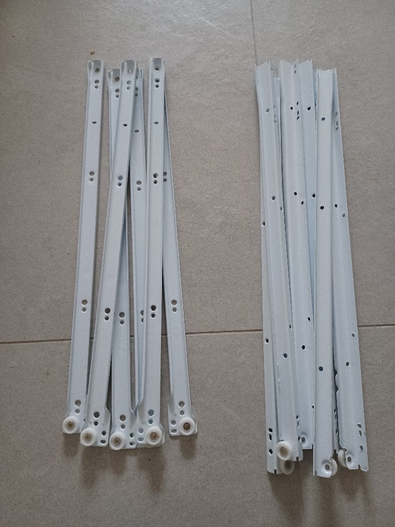 6 paar witte laden glijders (vijzen inbegrepen), Ophalen, Zo goed als nieuw
